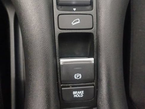 Certified 2025 Honda HR-V Sport image 27