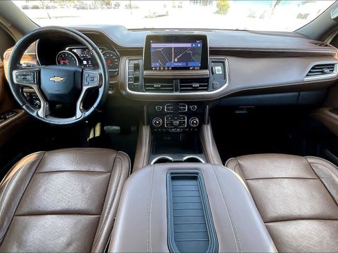 Used 2021 Chevrolet Suburban High Country image 9