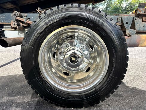 Used 2015 Ford F550 4x4 Regular Cab Super Duty image 18