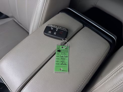 Used 2019 Land Rover Range Rover Velar S AWD/4WD image 27