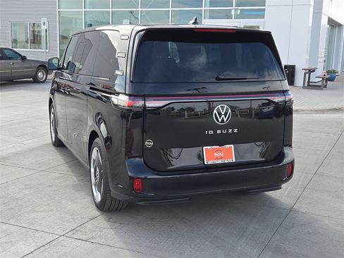 New 2025 Volkswagen ID. Buzz Pro S image 8