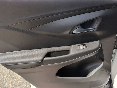 Used 2025 Buick Envista Sport Touring image 28