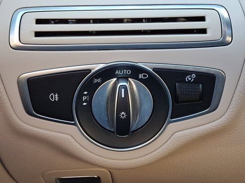 Used 2021 Mercedes-Benz C 300 Cabriolet image 24