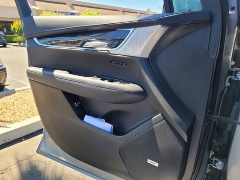 Certified 2025 Cadillac XT6 Premium Luxury FWD image 25