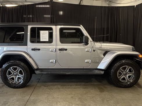 Used 2020 Jeep Wrangler Unlimited Sahara image 27