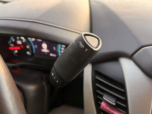 Used 2019 GMC Yukon Denali w/ Denali Ultimate Package image 18