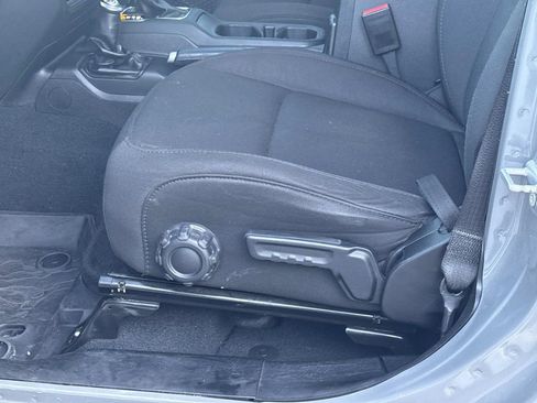 Used 2022 Jeep Wrangler Unlimited Sport image 24