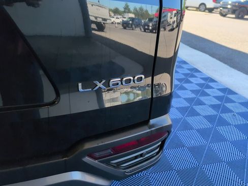 Used 2024 Lexus LX 600 4WD w/ Appearance Package image 8