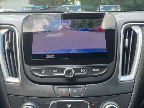 Used 2024 Chevrolet Malibu LS FWD image 32