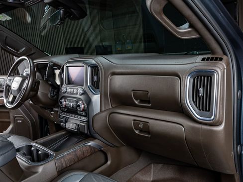 Used 2020 GMC Sierra 2500 Denali w/ Denali Ultimate Package image 18