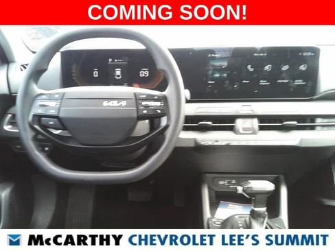 Used 2025 Kia K4 LXS image 8