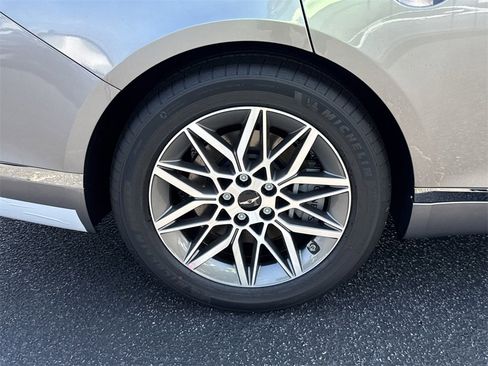 New 2025 Genesis G80 2.5T image 17