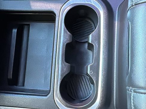 Used 2020 Chevrolet Silverado 1500 LT Trail Boss AWD/4WD image 17