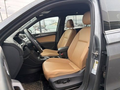 Used 2022 Volkswagen Tiguan SE image 19