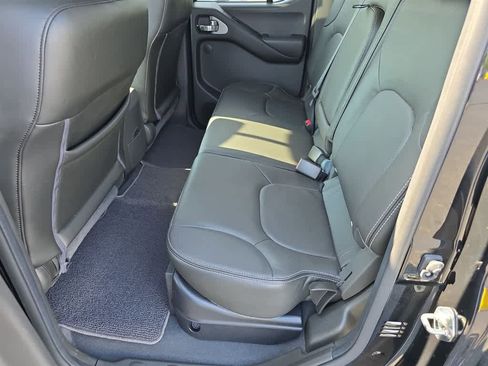 Used 2020 Nissan Frontier PRO-4X w/ Pro-4x Utility Package AWD/4WD image 16