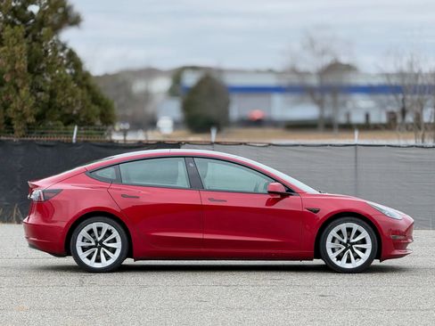 Used 2023 Tesla Model 3 Standard Range image 7
