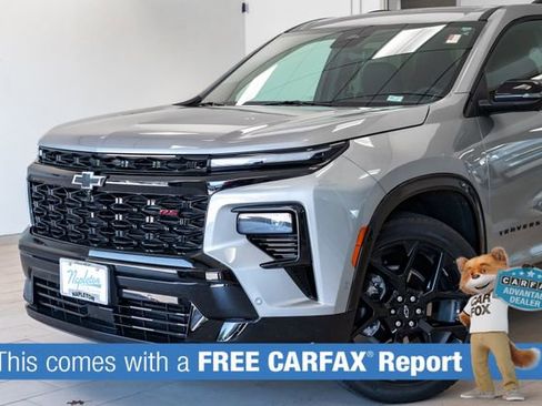 Used 2025 Chevrolet Traverse RS FWD image 2