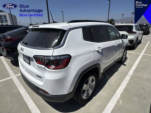 Used 2022 Jeep Compass Latitude FWD image 16