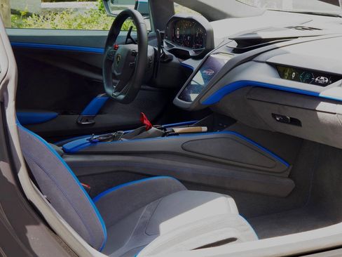 Used 2024 Lamborghini Revuelto AWD/4WD image 7
