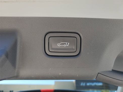 Used 2024 Hyundai Kona Limited image 10