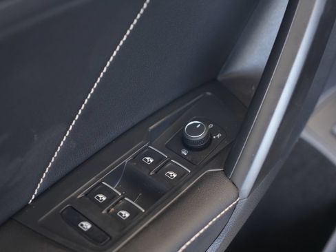 Certified 2023 Volkswagen Tiguan SE R-Line FWD image 22