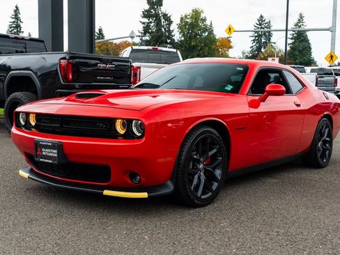 Used 2021 Dodge Challenger R/T w/ Driver Convenience Group image 3