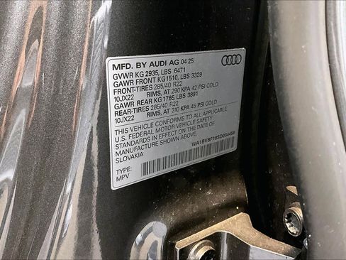 Certified 2025 Audi Q8 Premium Plus w/ Premium Plus Package image 34