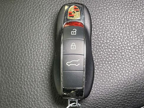 Used 2024 Porsche Macan S image 45