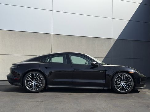 Used 2025 Porsche Taycan image 9