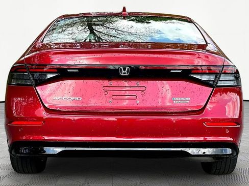 Used 2024 Honda Accord Touring image 7