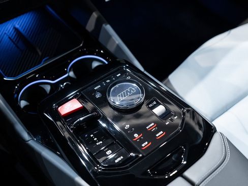 Used 2025 BMW M5 Touring image 26