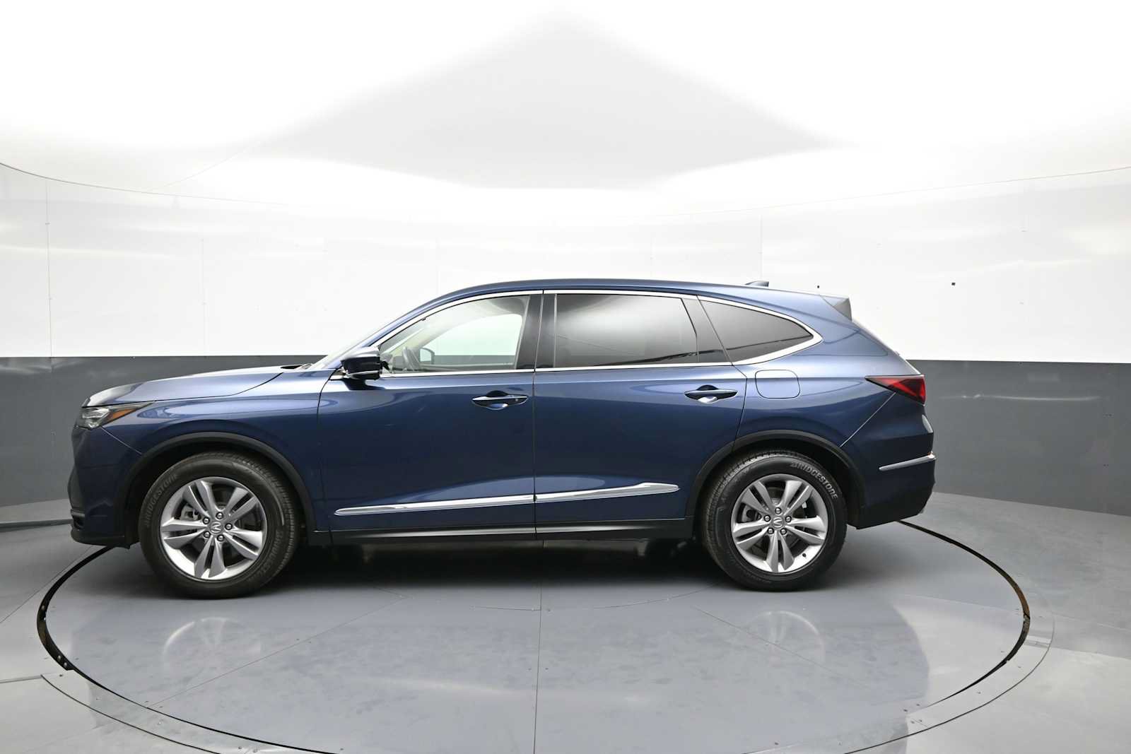Certified 2025 Acura MDX SH-AWD image 9