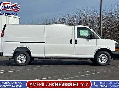 New 2025 Chevrolet Express 3500 Extended