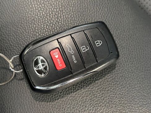 Used 2025 Toyota Grand Highlander LE image 28