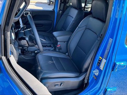 New 2026 Jeep Gladiator Sport AWD/4WD image 10