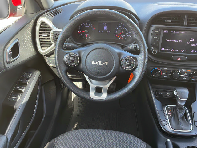 Used 2022 Kia Soul LX FWD image 15