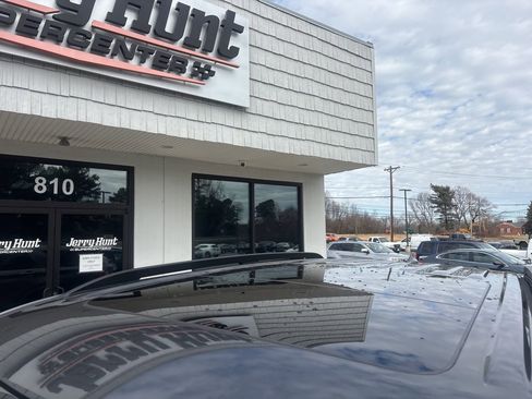 Used 2020 Ford Explorer XLT w/ Equipment Group 202A image 12