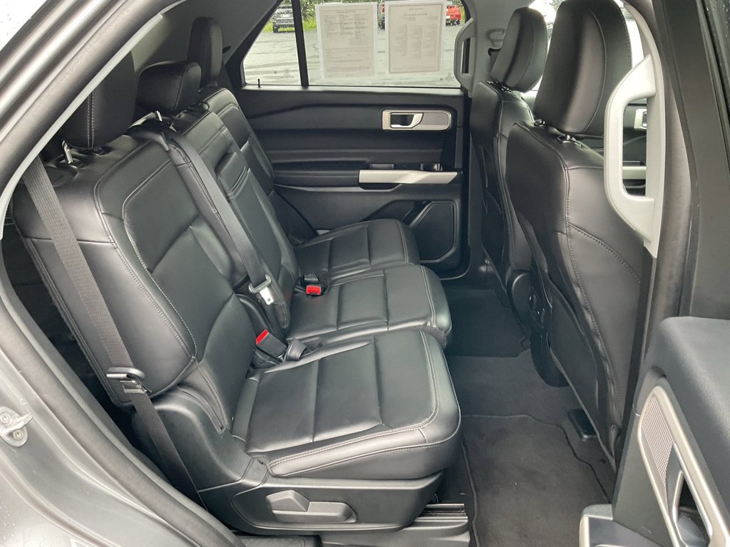 Used 2024 Ford Explorer XLT w/ Equipment Group 202A AWD/4WD image 20