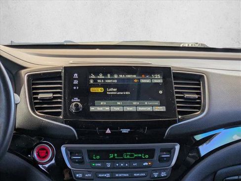Used 2020 Honda Pilot Touring image 16