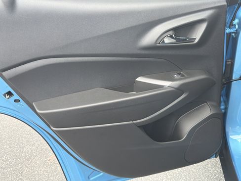 New 2026 Chevrolet Trax RS w/ Sunroof Package FWD image 21