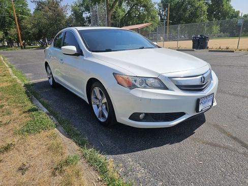Used 2013 Acura ILX w/ Technology Package FWD image 7