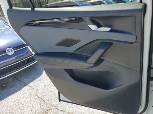 New 2026 Volkswagen Tiguan SE R-Line FWD image 13