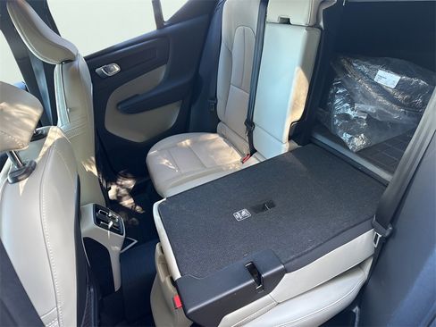 Used 2020 Volvo XC40 T4 Inscription image 55