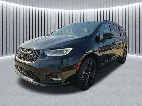 New 2026 Chrysler Pacifica Select w/ S Appearance Package image 20