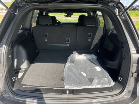 New 2025 Jeep Grand Cherokee Laredo X image 14