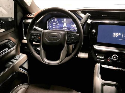 Used 2025 GMC Sierra 3500 Denali w/ Denali Reserve Package image 7