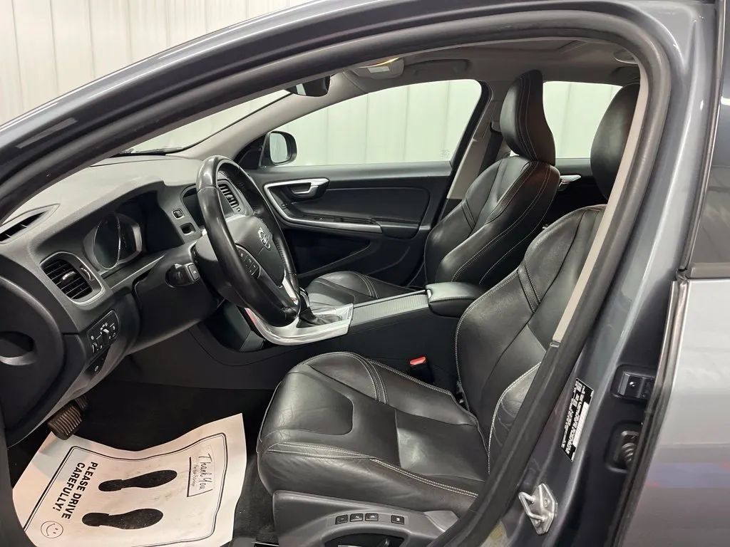 Used 2018 Volvo S60 T5 Dynamic w/ Vision Package AWD/4WD image 18