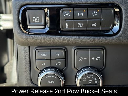 New 2026 GMC Yukon XL Denali w/ Sun & Power Step Package image 19