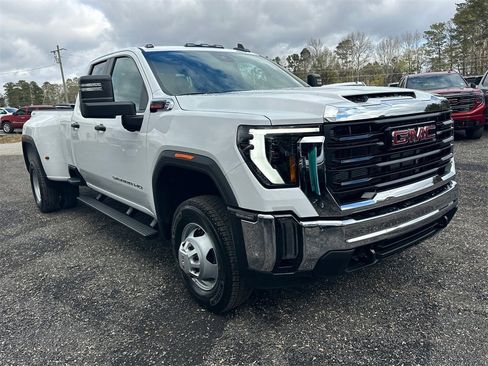 New 2026 GMC Sierra 3500 Pro image 4
