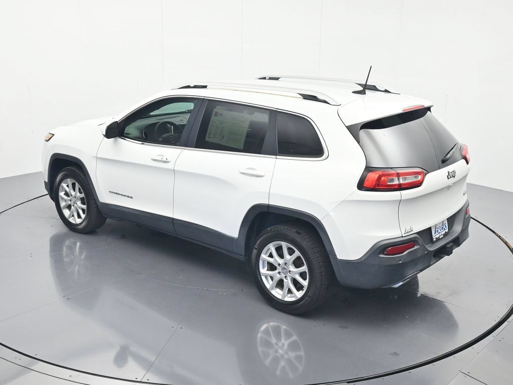 Used 2016 Jeep Cherokee Latitude FWD image 35
